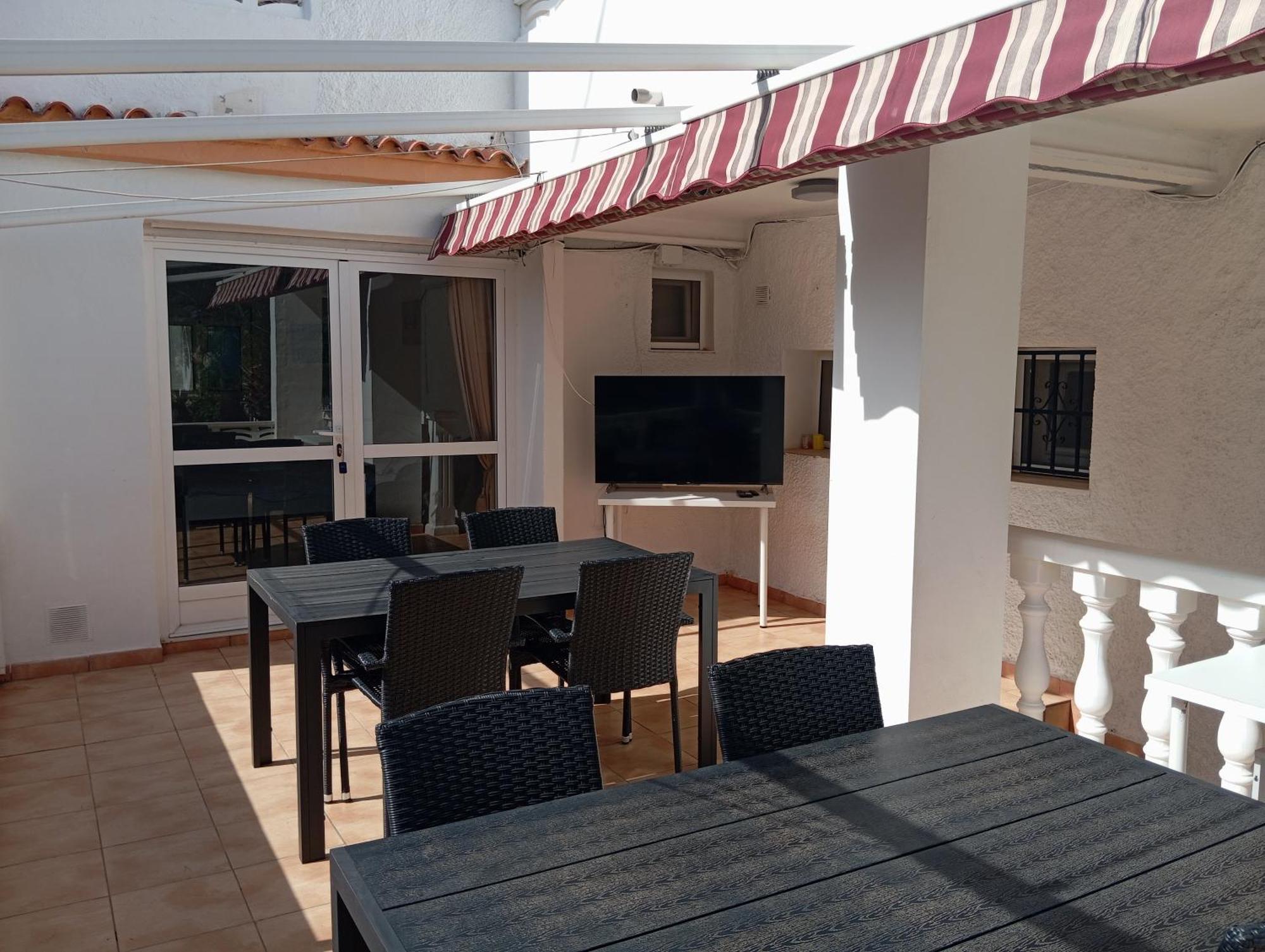 Villa Benucia Family Guest House La Nucia Exterior photo